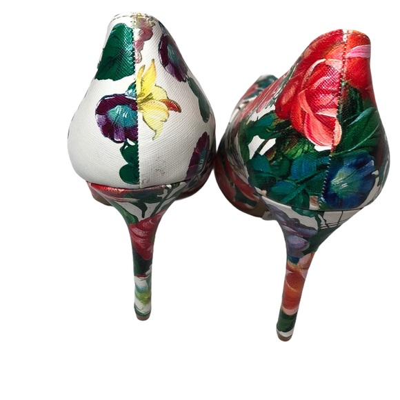 Floral 4.5 inch Heels. This is now a CLEARANCE ITEM. - Picture 5 of 5